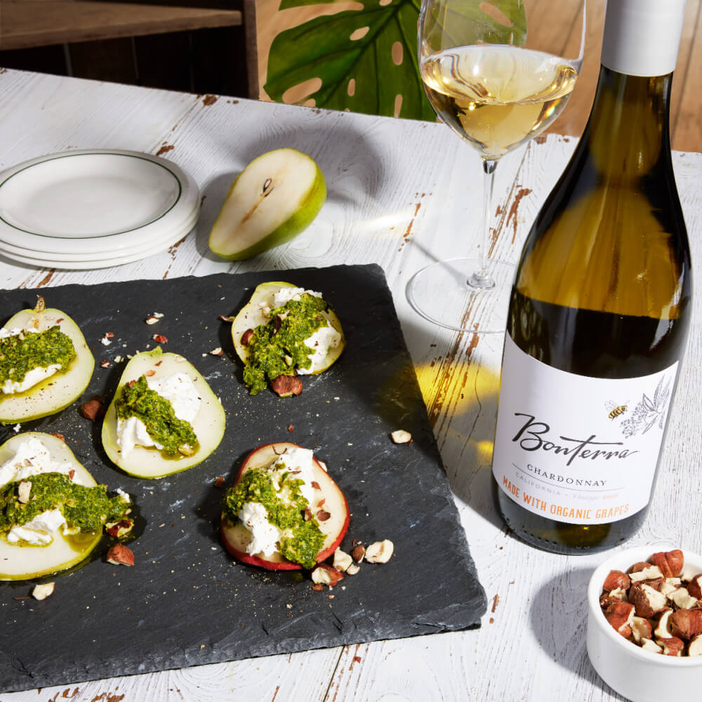 Bonterra Chardonnay with Fresh Pears & Burrata with Hazelnut-Mint Pesto dish on the side.